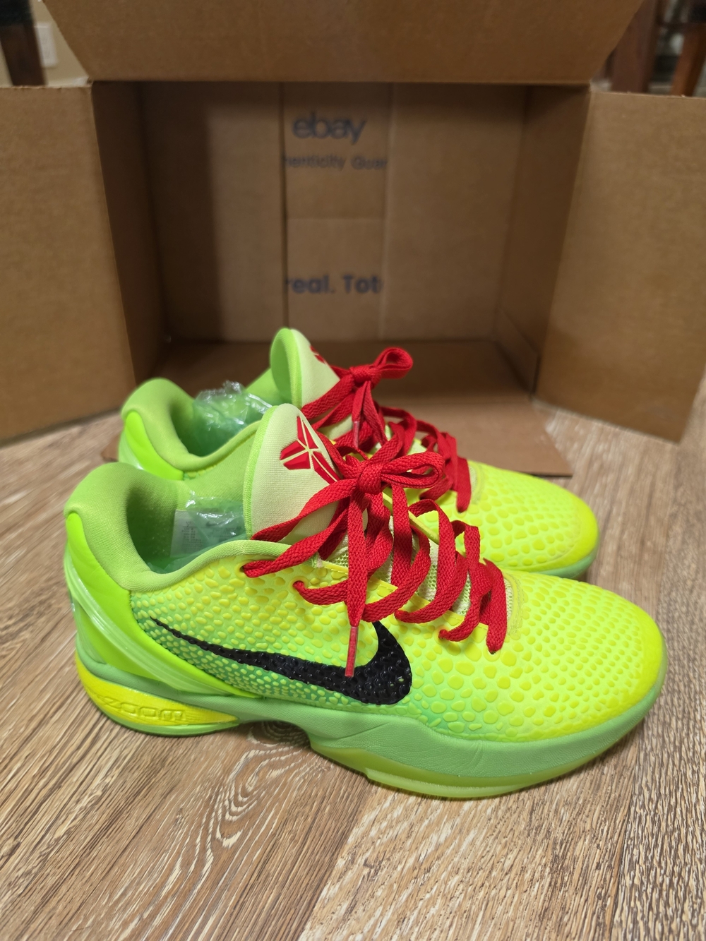 Kobe 6 Grinch Men’s Size 7/Women 8.5 Green Black Basketball Shoes